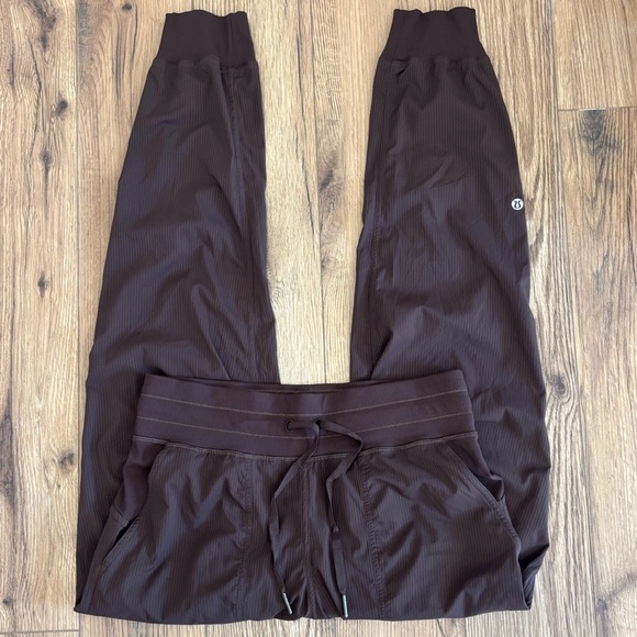 Lululemon Dance Studio Mid Rise Joggers In Espresso Size 6 - Picture 1 of 8